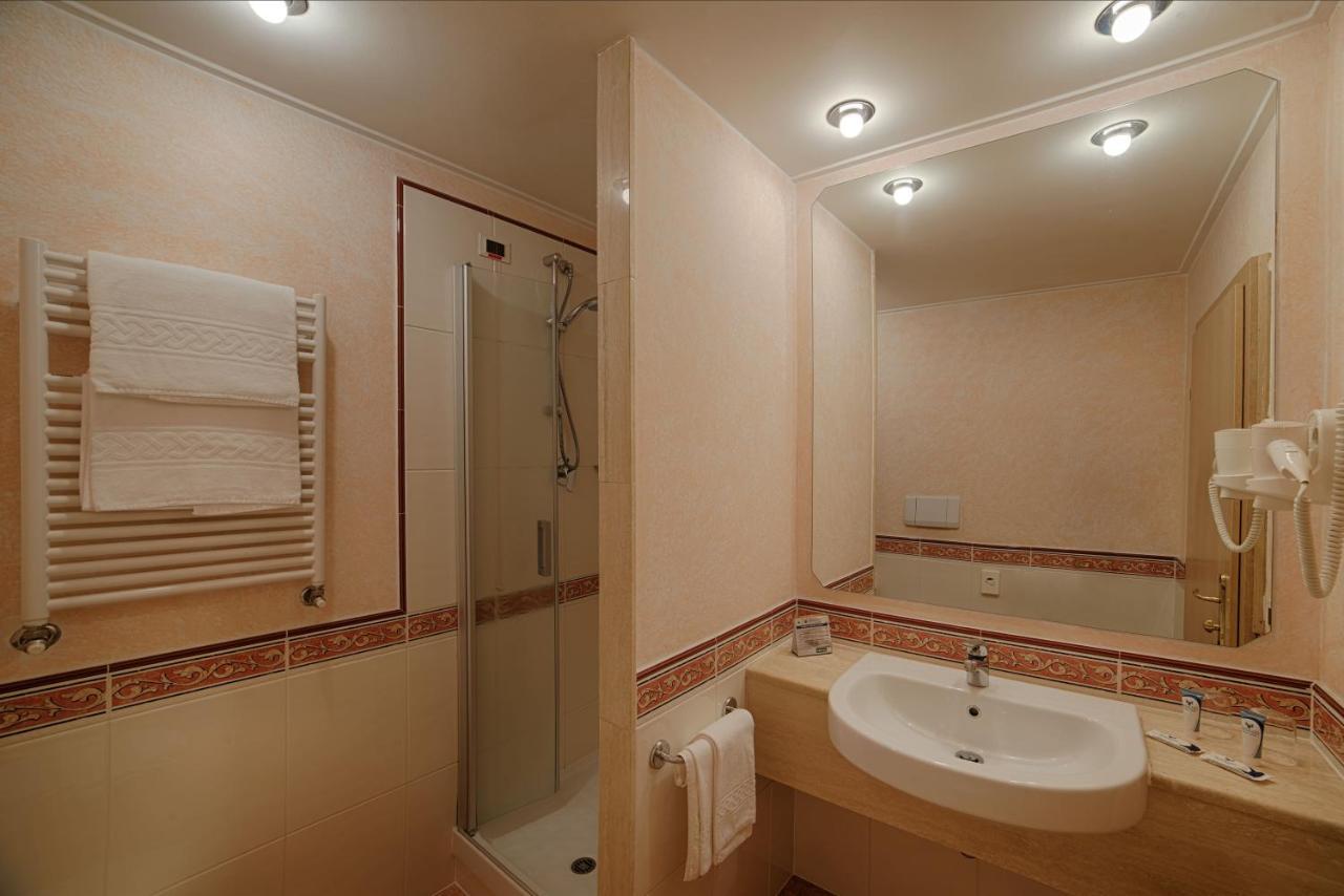 Double or Twin Room Private Sauna Spa Access,1258851553:JPEG